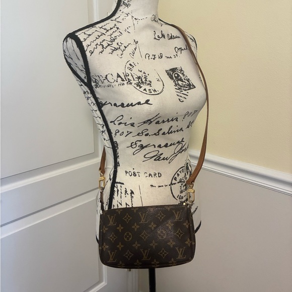 LOUIS VUITTON MONOGRAM POCHETTE WITH LV ADJUSTABLE STRAP - Picture 1 of 16